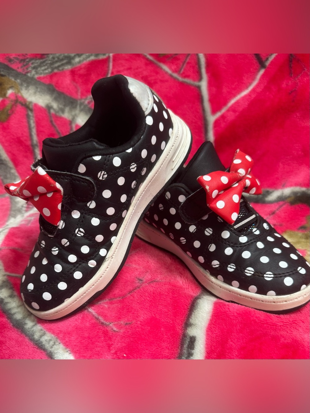 Kids Minnie Mouse shoes
